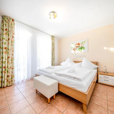 Lena Sonnenschein Apartment